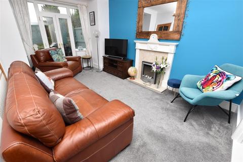 4 Holyoake Road, Grimsby, DN32 8JH