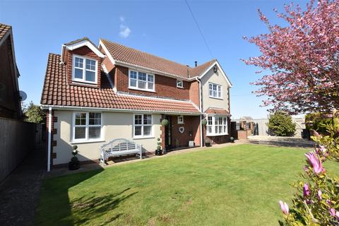 4 bedroom detached house for sale, Forest Way, Humberston DN36