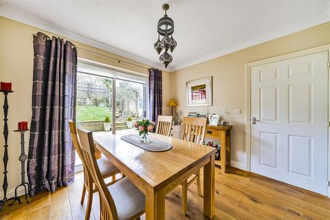 143 Treffry Road, Truro, TR1 1WE