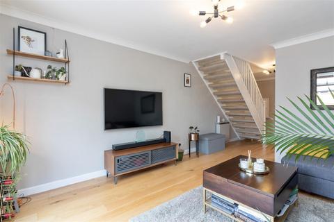 234 North Road, London, SW19 1TR