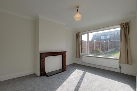 3 bedroom semi-detached house to rent, Whinney Lane, Blackburn