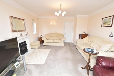 5 Geipel Close, Waltham, Grimsby, DN37 0NY