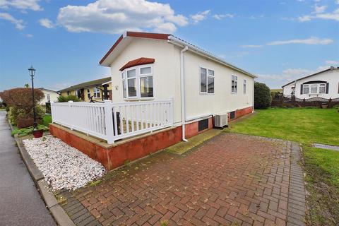 1 bedroom park home for sale, Creek Road, Canvey Island SS8