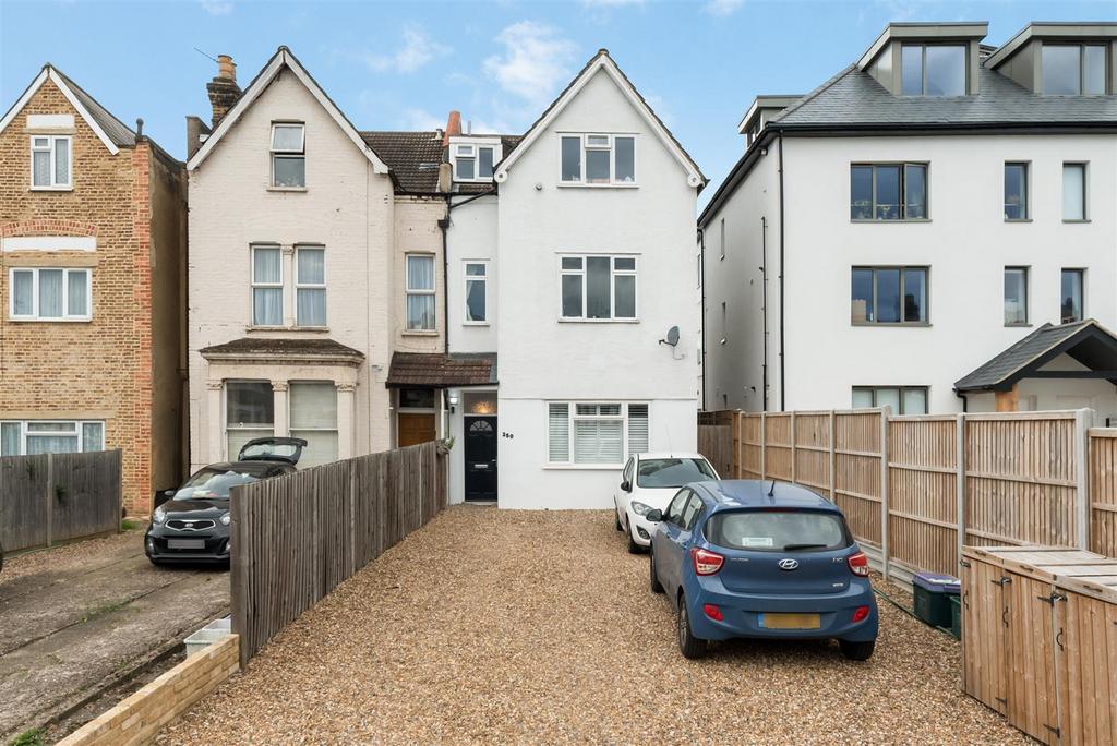 Haydons Road, Wimbledon SW19 2 bed flat £400,000