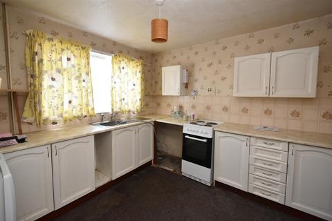 3 bedroom semi-detached house for sale, Link Road, Canvey Island SS8