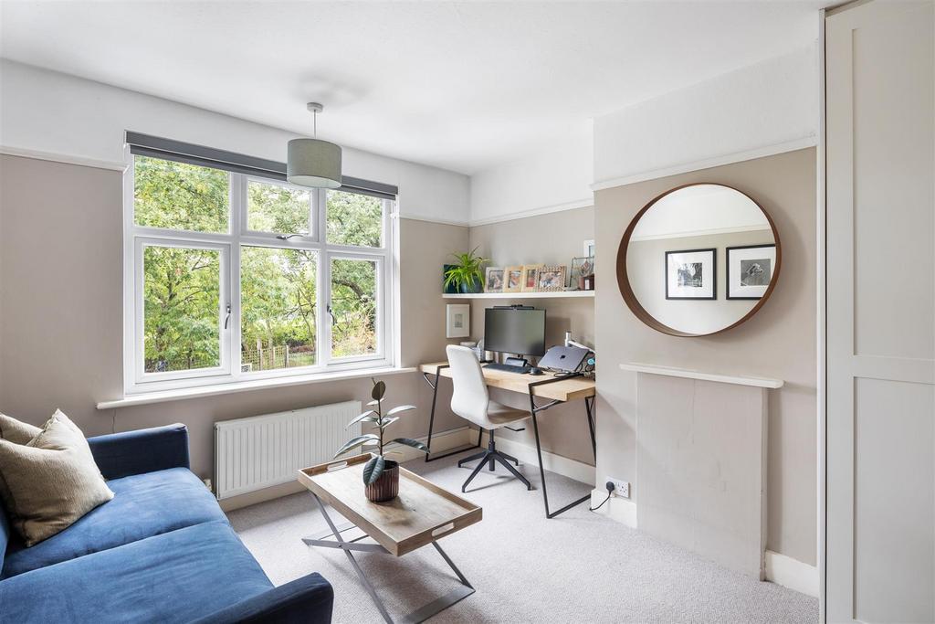 Bedroom/Office