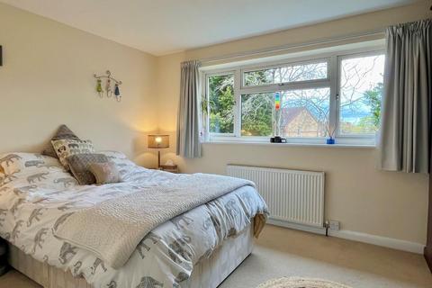 28 Brailes Drive, Sutton Coldfield, B76 2UW