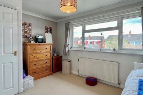 28 Brailes Drive, Sutton Coldfield, B76 2UW