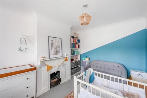 34 Clifton Park Avenue, London, SW20 8BD