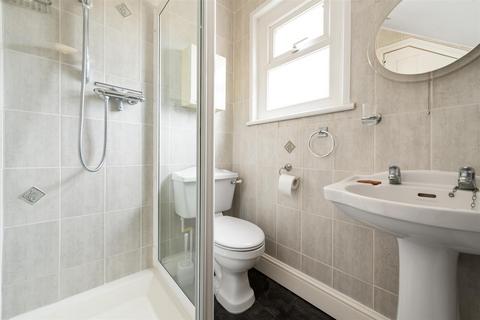 132 Gladstone Road, London, SW19 1QW