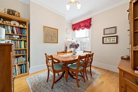 132 Gladstone Road, London, SW19 1QW