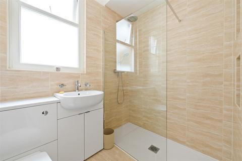 132 Gladstone Road, London, SW19 1QW