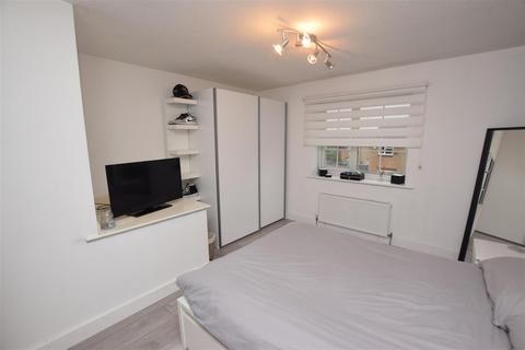11 Moulton Close, Grimsby, DN34 5LH