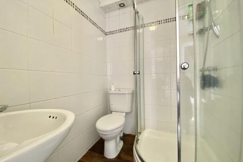 49 Halsway, Hayes, UB3 3JT