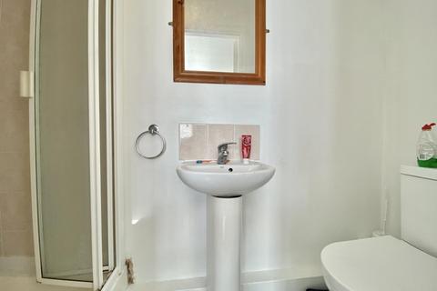 49 Halsway, Hayes, UB3 3JT