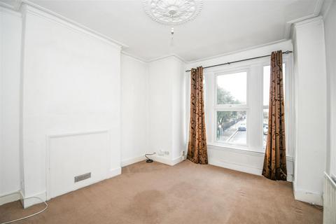82 Trinity Road, London, SW19 8QZ