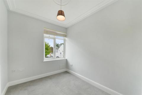 7a Clandon Terrace, London, SW20 8SE