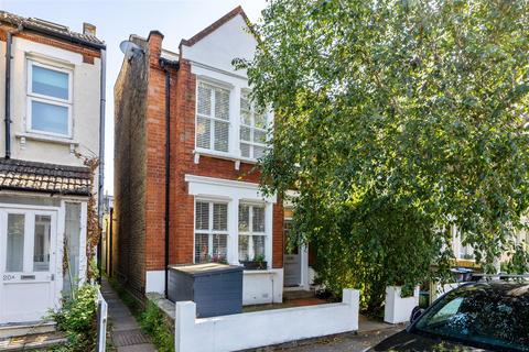 18 Kingsley Road, London, SW19 8HF