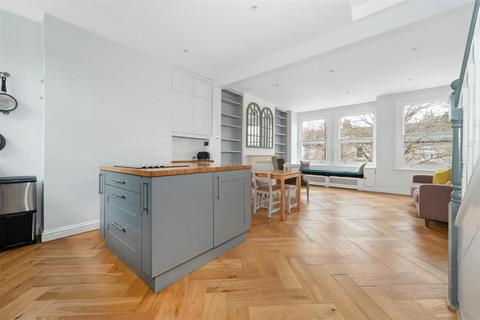 Flat 2, 55 Hamilton Road, London, SW19 1JG