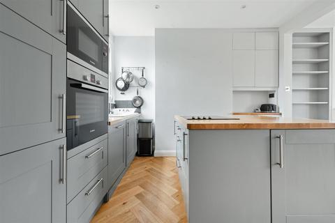 Flat 2, 55 Hamilton Road, London, SW19 1JG