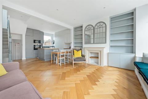 Flat 2, 55 Hamilton Road, London, SW19 1JG