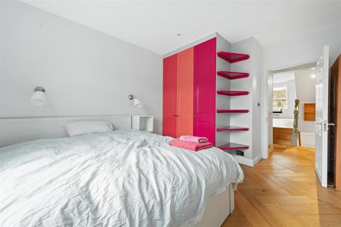 Flat 2, 55 Hamilton Road, London, SW19 1JG