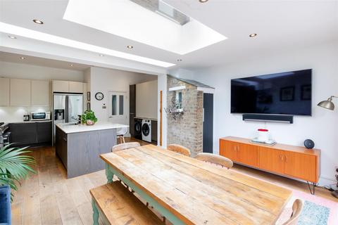 79 Effra Road, London, SW19 8PS