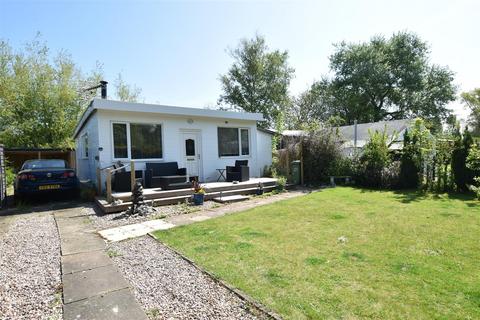 2 bedroom bungalow for sale, Anthonys Bank Road, Humberston Fitties, Humberston DN36