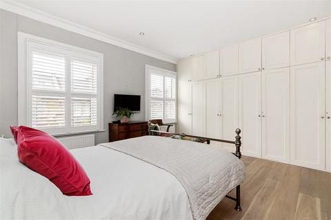 130 Gladstone Road, London, SW19 1QW