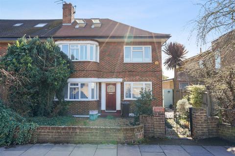 98 Toynbee Road, London, SW20 8SL