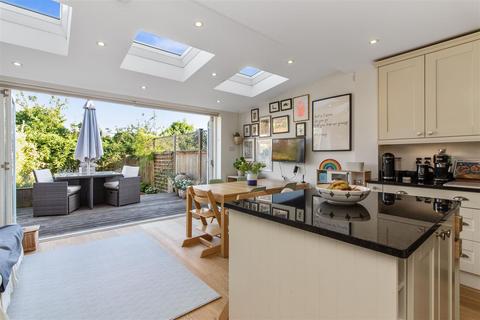 97 Faraday Road, London, SW19 8PA