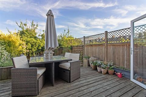 97 Faraday Road, London, SW19 8PA