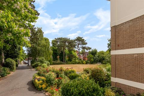 Flat 40, Edge Hill Court Edge Hill, London, SW19 4LL