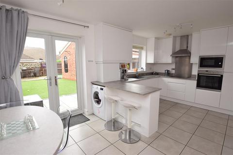 3 bedroom semi-detached house for sale, Foxtail Close, Scartho DN33