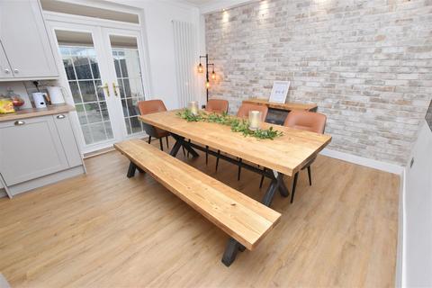 158 Fairmont Road, Grimsby, DN32 8DU