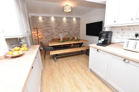 158 Fairmont Road, Grimsby, DN32 8DU