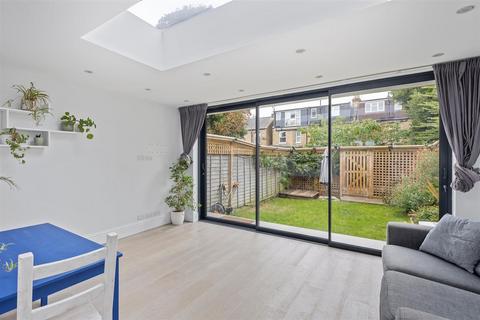 45 Edna Road, Raynes Park, London, SW20 8BS