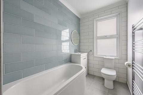 45 Edna Road, Raynes Park, London, SW20 8BS
