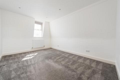 43b Princes Road, London, SW19 8RA