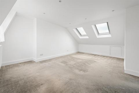 43b Princes Road, London, SW19 8RA