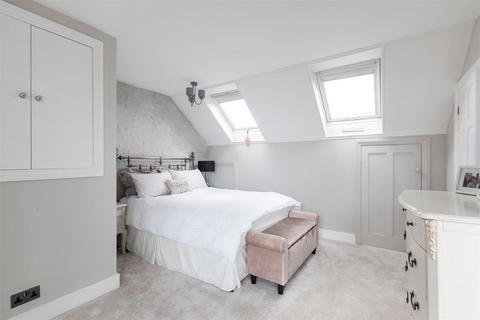 22 Effra Road, Wimbledon, London, SW19 8PP