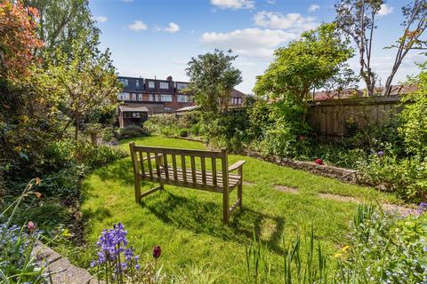 6 Arthur Road, New Malden, KT3 6LX