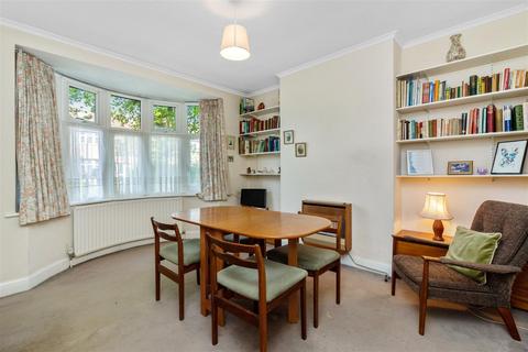 6 Arthur Road, New Malden, KT3 6LX