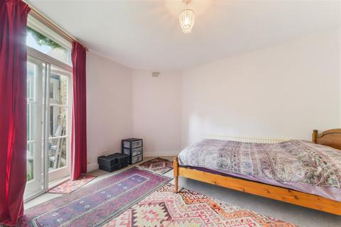 9 Effra Road, Wimbledon, London, SW19 8PW