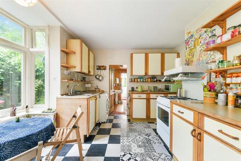 9 Effra Road, Wimbledon, London, SW19 8PW