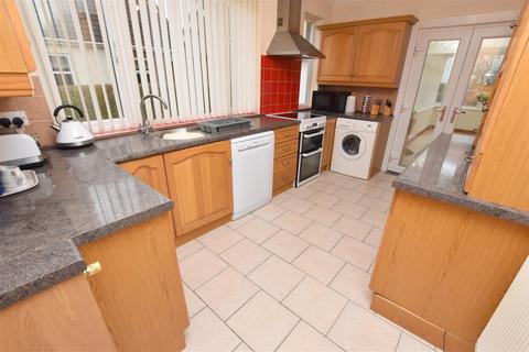 2 bedroom detached bungalow for sale, Humberston Avenue, Grimsby DN36