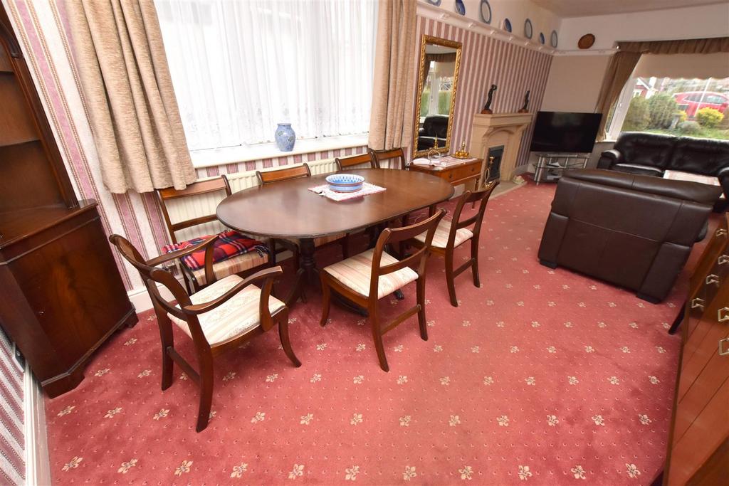 Lounge dining room