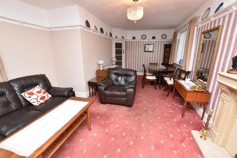 243 Humberston Avenue, Humberston, Grimsby, DN36 4JA