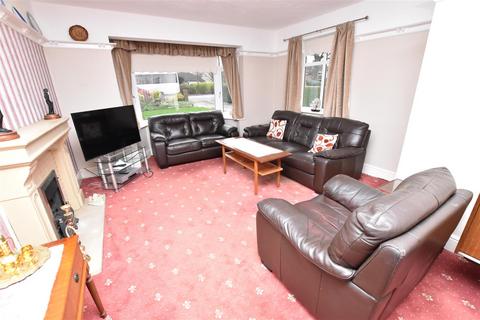 243 Humberston Avenue, Humberston, Grimsby, DN36 4JA