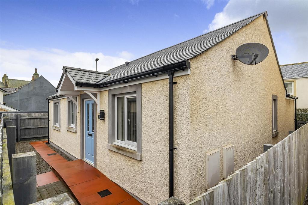 Croft Farm Close, Maryport CA15 2 bed detached bungalow for sale £189,000